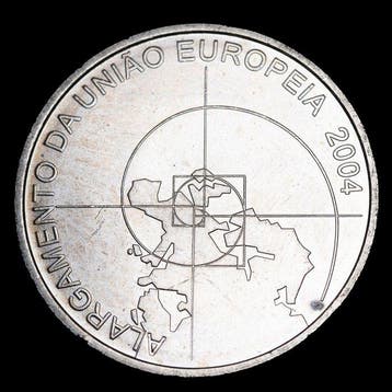 Portugal. 8 euros + 250 Francos 1976 y 2004 (2 monedas)