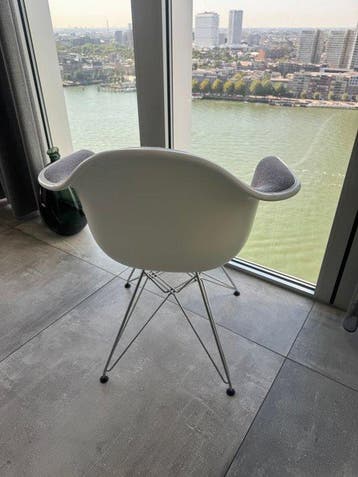 Vitra - Charles & Ray Eames - Stoel - DAR - Plastic, Staal,