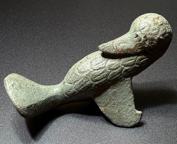 Oud-Romeins Bronzen zoomorfische poot uit een luxe kist,