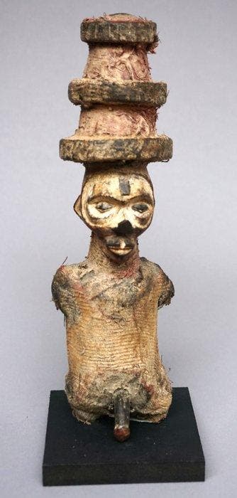 Fetisj figuur - Yaka nkisi met hoed - Congo - rariteit,