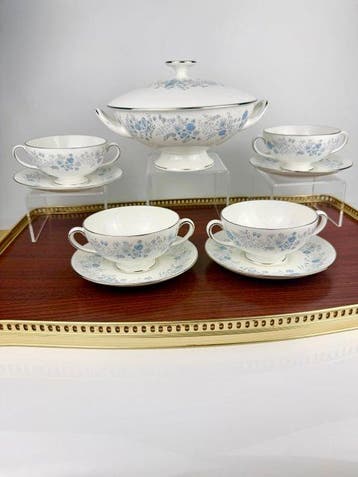 Wedgwood - Tafelservies (9) - Been - Tureen en soepset