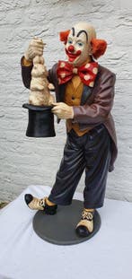 Jun Asilo - Jun Asilo - Statue, Clown als goochelaar met, Antiek en Kunst