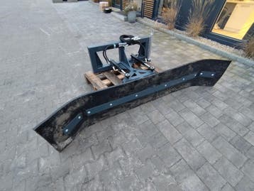 Racloir Hydraulique pour Fourrage et Fumier – 2m à 2,6 m, Verzenden