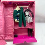 Barbie - Poupée Barbie Lot of different clothing sets -