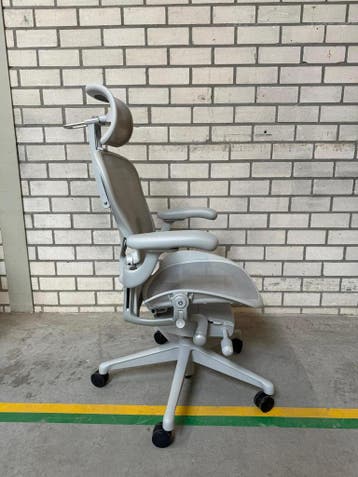 Herman Miller Aeron Remastered Mineral - Incl. Hoofdsteun!, Verzenden, Bureaustoel