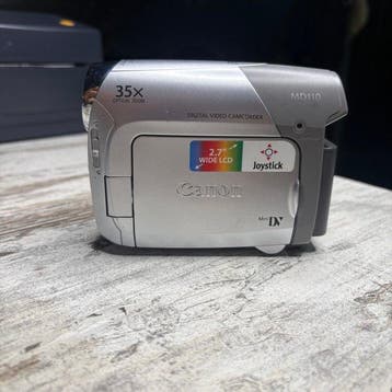 Canon MD110 Mini DV-DV camera