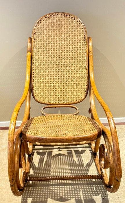 Thonet - Michael Thonet - Chaise à bascule - Fauteuil à, Antiquités & Art, Art | Objets design