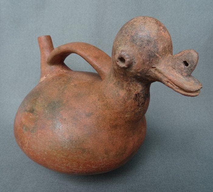 Vicus Céramique Bouteille en forme doiseau - 16.5 cm, Collections, Minéraux & Fossiles