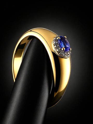 Tanzaniet Gouden Ring – Ovaal Gesneden Steen – Sterling