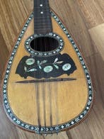 Antico mandolino italiano intarsiato in madreperla con