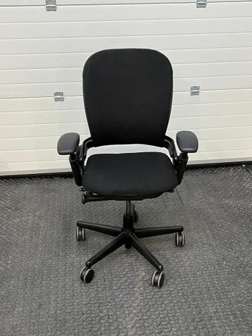 Steelcase Leap V1 - Bureaustoel - Voorzien Van Nieuwe stof, Huis en Inrichting, Bureaustoelen, Verzenden, Zwart, Zo goed als nieuw