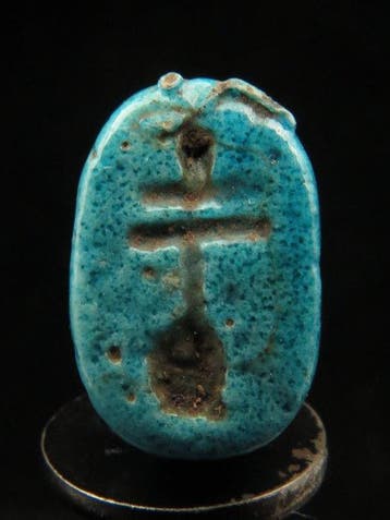 Égypte ancienne Faience Scarabée avec une décoration Nefer