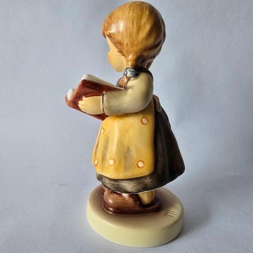 Goebel - Beeldje - Hummel #2116/A - One cup of sugar - TMK8