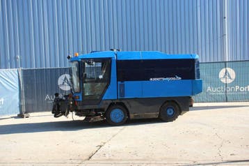 Veiling: Veegmachine Ravo 5002 SI CD Diesel 81kW 2000, Ophalen