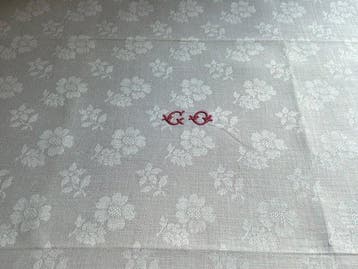 Tafellinnen uit het midden van de twintigste eeuw met 10
