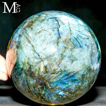 Labradorietbol met intense blauw-groene reflexen - Grote bol