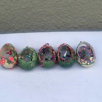 Fabergé ei - 5 House of Faberge Jewels in de Garden Egg