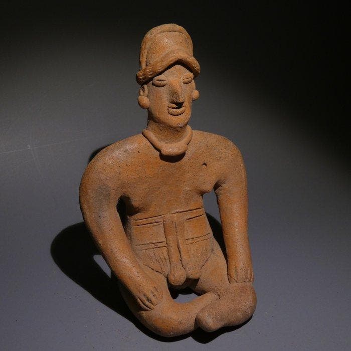 Colima, Westkust van Mexico Terracotta Zittende figuur. 11,5, Verzamelen, Mineralen en Fossielen