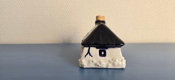 KLM-huisje - Dutch Antilles Ceramics