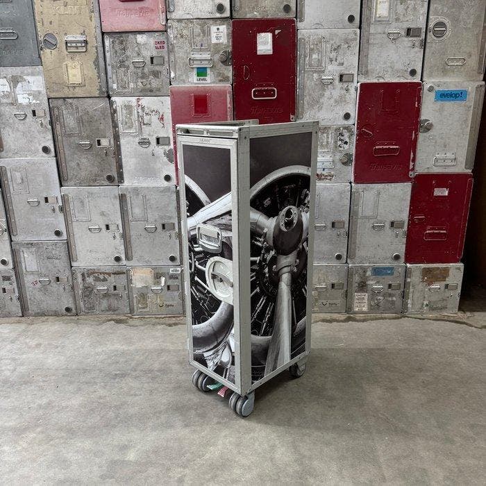 Korita - Trolleys van luchtvaartmaatschappijen - halfsize, Antiek en Kunst, Antiek | Wandborden en Tegels