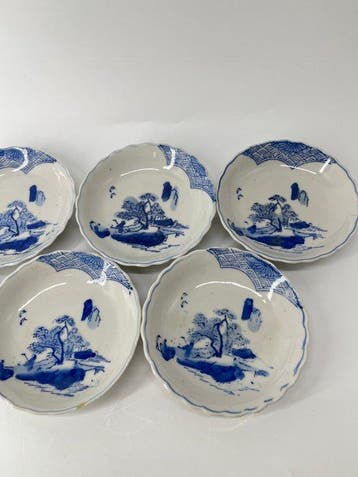 Old Imari ware blauw en wit handgeschilderd landschap klein