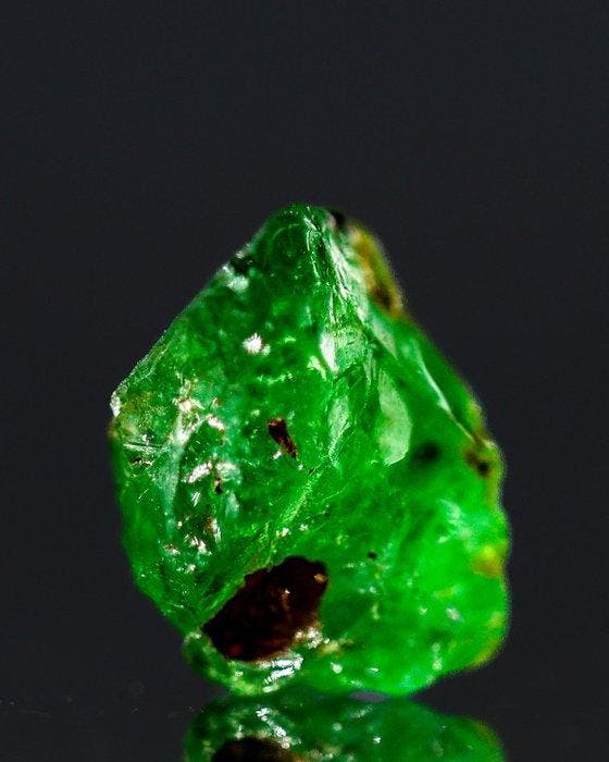 Buitengewoon tsavorietkristal • 1,65 ct • Chromatische en, Verzamelen, Mineralen en Fossielen