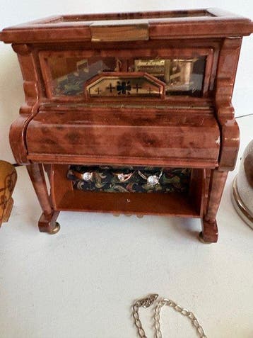 Reuge en andere - Sieradendoos (3) - piano, fles, kistje -, Antiek en Kunst, Curiosa en Brocante