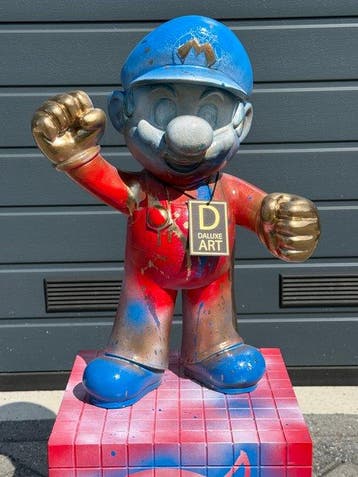 Daluxe Art - 1999 • XXL Mario Display – 80 cm