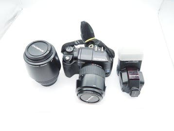 Olympus E-300 camera + 14-45mm + 40-150mm + flitser, Nieuw