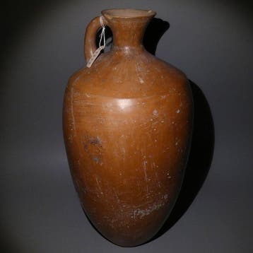 Oud-Egyptisch Aardewerk Kanvormige vaas met handvat. 30,5 cm