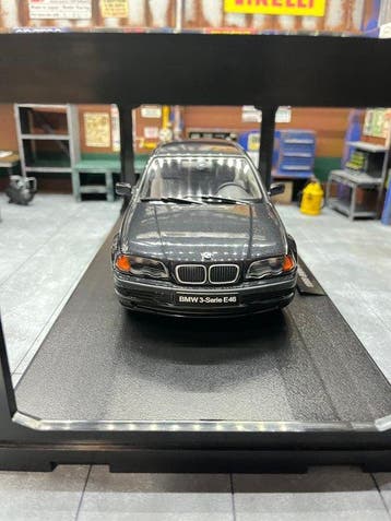 KK Scale 1:18 - Modelauto - BMW Seria 3 E46 1999, Hobby en Vrije tijd, Modelauto's | 1:5 tot 1:12, Nieuw