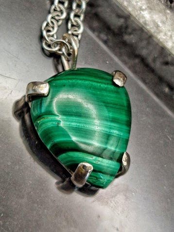Bijou Affidarsi artisanal en argent 925 avec malachite de
