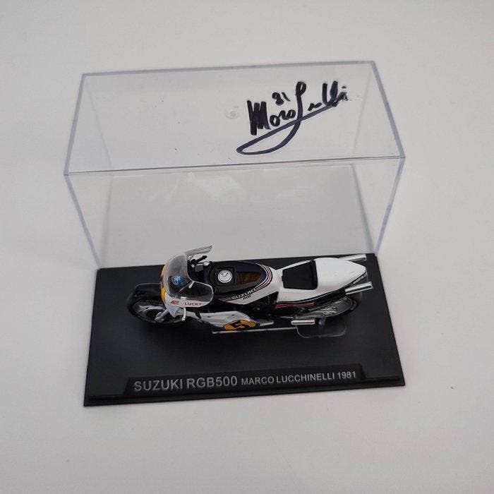 Suzuki - 500cc. - Marco Lucchinelli - 1981 - Motorfiets in, Collections, Marques automobiles, Motos & Formules 1