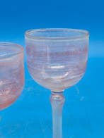 Murano – 4 Weingläser – irisierendes Kunstglas - signiert -