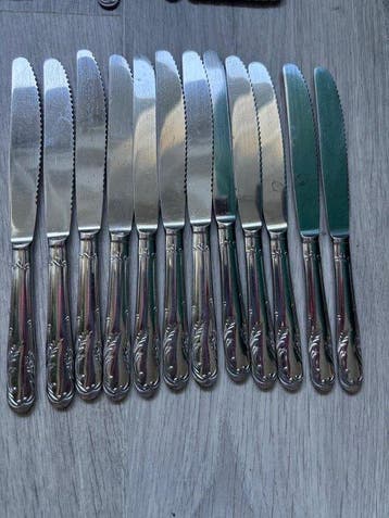Service de Couverts vintage Complet 117 Pièces Acier