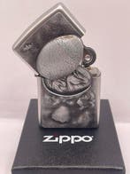 Zippo - RARE : ZIPPO RELIEF OEUF AVEC DINOSAURE FOETUS -, Nieuw