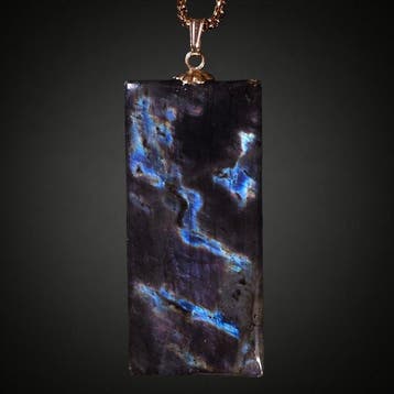 Geen reserve – 61 ct Labradorite Spectrolite met dramatische