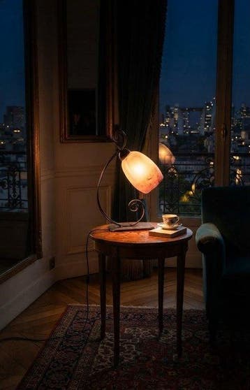 DEGUE - Lamp - DEGUÉ — Art Deco-lamp in gesmeed ijzer,