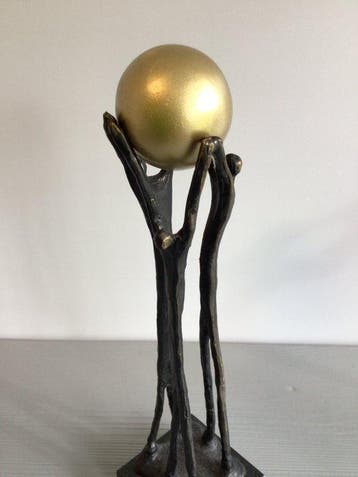 Corry Ammerlaan - sculptuur, “ Gebundelde samenwerking “ -