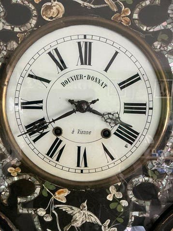 Horloge œil de bœuf - bouvier/donnar klokken maker - Style