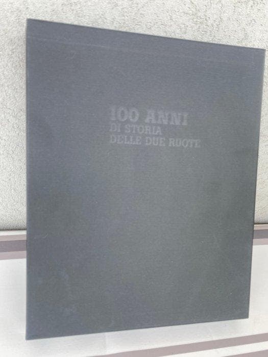 Valerio Castronovo - 100 anni di storia delle due ruote -, Antiquités & Art, Antiquités | Livres & Manuscrits
