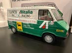 Laudoracing 1:18 - Model bestelwagen - Fiat 242 Assistenza, Hobby en Vrije tijd, Modelauto's | 1:5 tot 1:12, Nieuw