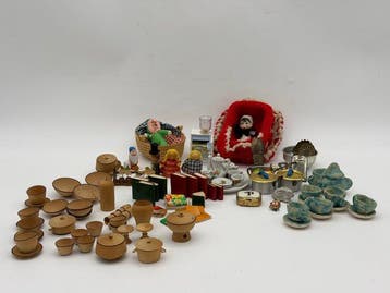 Erzgebirge toegeschreven - Poppenhuis 36-delig houten