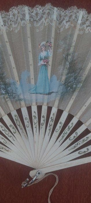 Éventail - éventail pliant - Os - Un petit éventail tout, Antiquités & Art