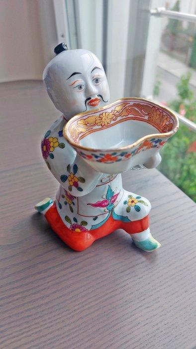 Herend - Beeldje - Rare Antique Herend Chinese Kneeling Man, Antiquités & Art, Antiquités | Verre & Cristal