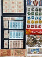 Wereld. Collection of coins, banknotes and stamps and more