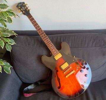 Cort - Semi Hollow Es335 Style - model Source Deluxe gold, Musique & Instruments