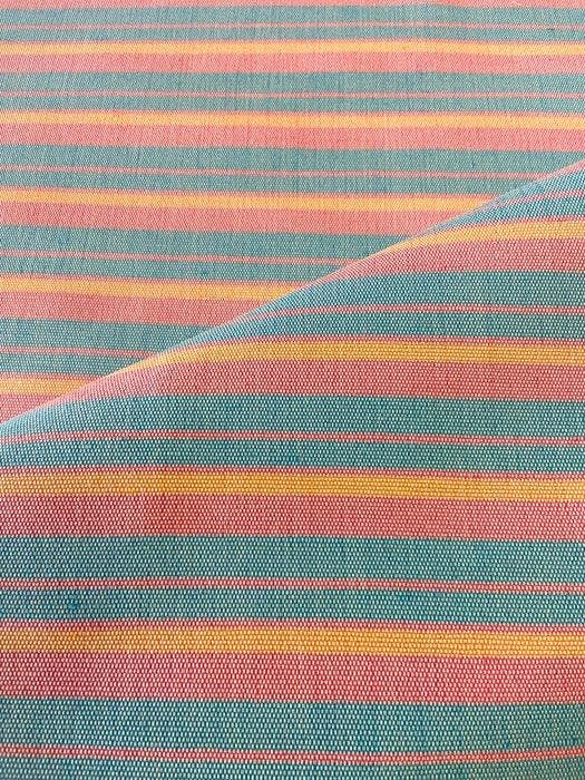 Stof van linnenmengsel met een gestreept patroon en een, Antiek en Kunst, Antiek | Tapijten, Tafelkleden en Textiel