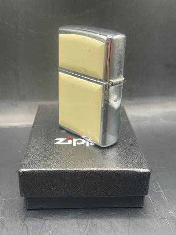 Zippo - SCRIMSHAW argenté - Marqueté - édition 1999 - Zonder, Collections