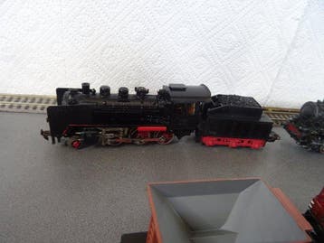 Märklin H0 - FM 800 + TM 800 und 5 Personenwagen + 3